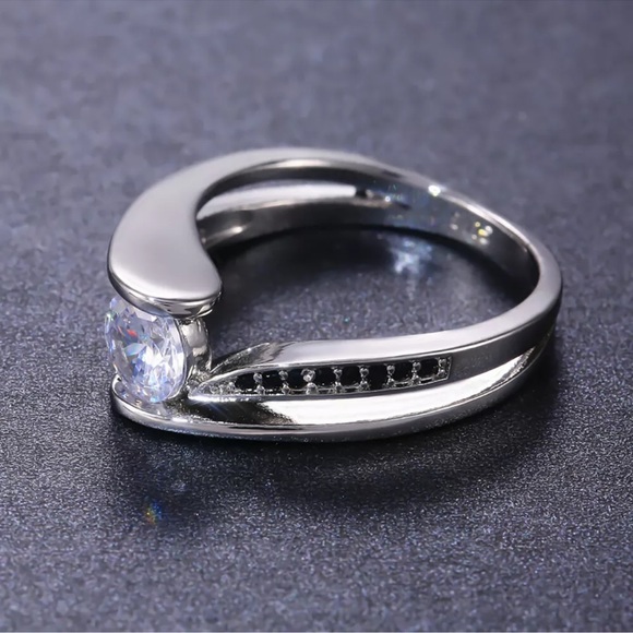 Round Cut Cubic Zirconia Wedding Rings Luxury 925 Silver Jewelry Women - Picture 6 of 6